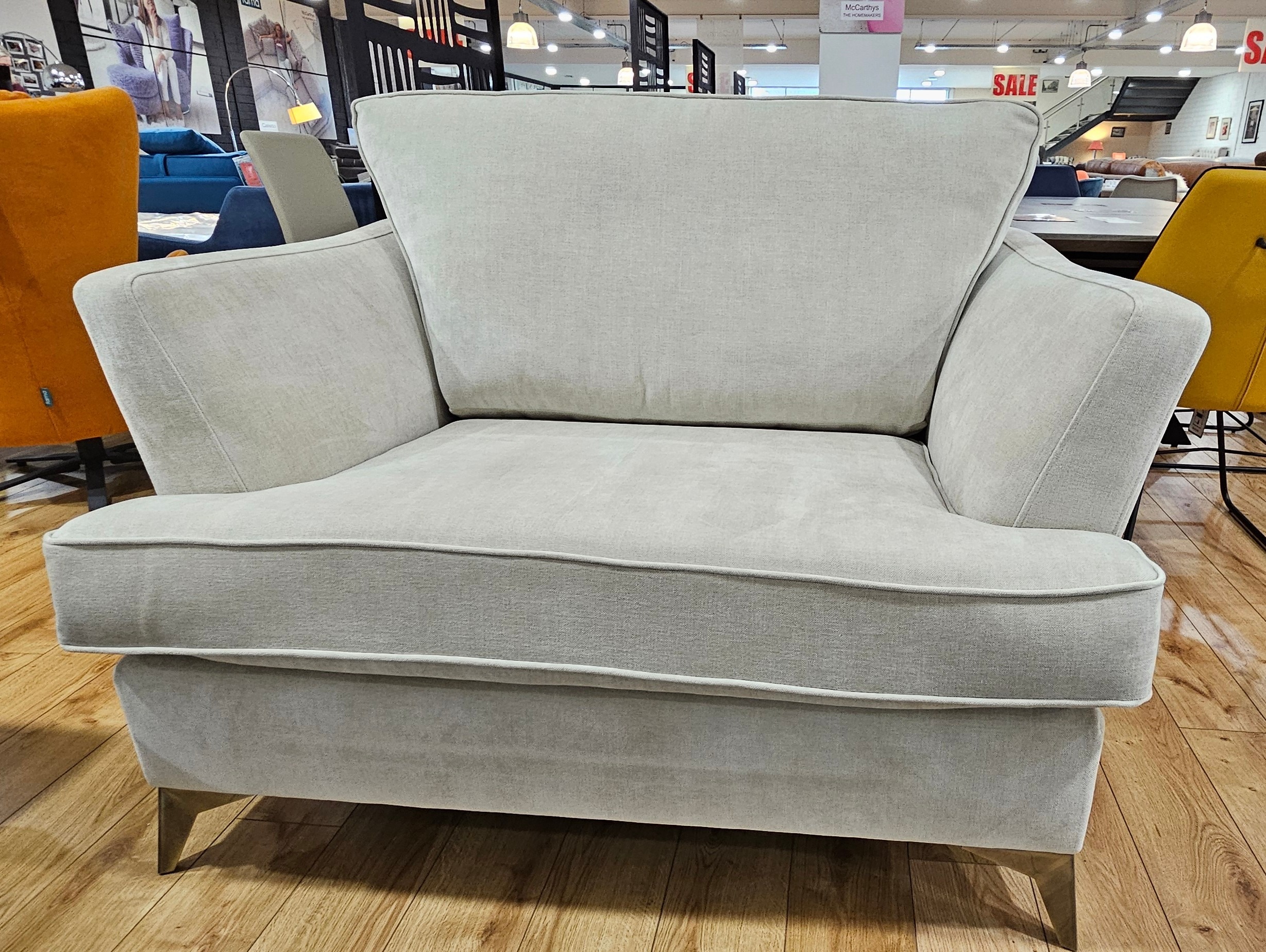 Evita Sofa - Image 4