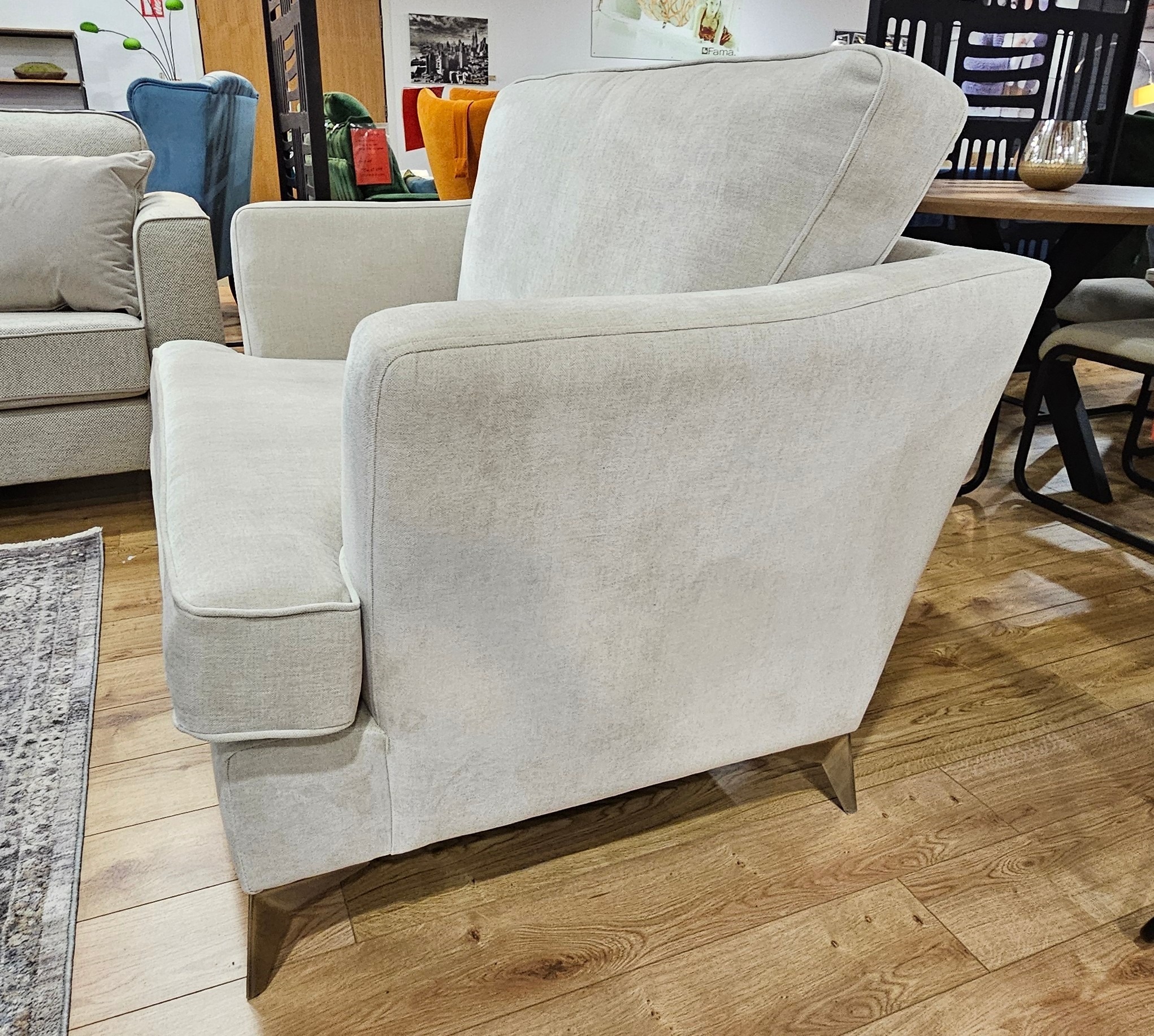 Evita Sofa - Image 5