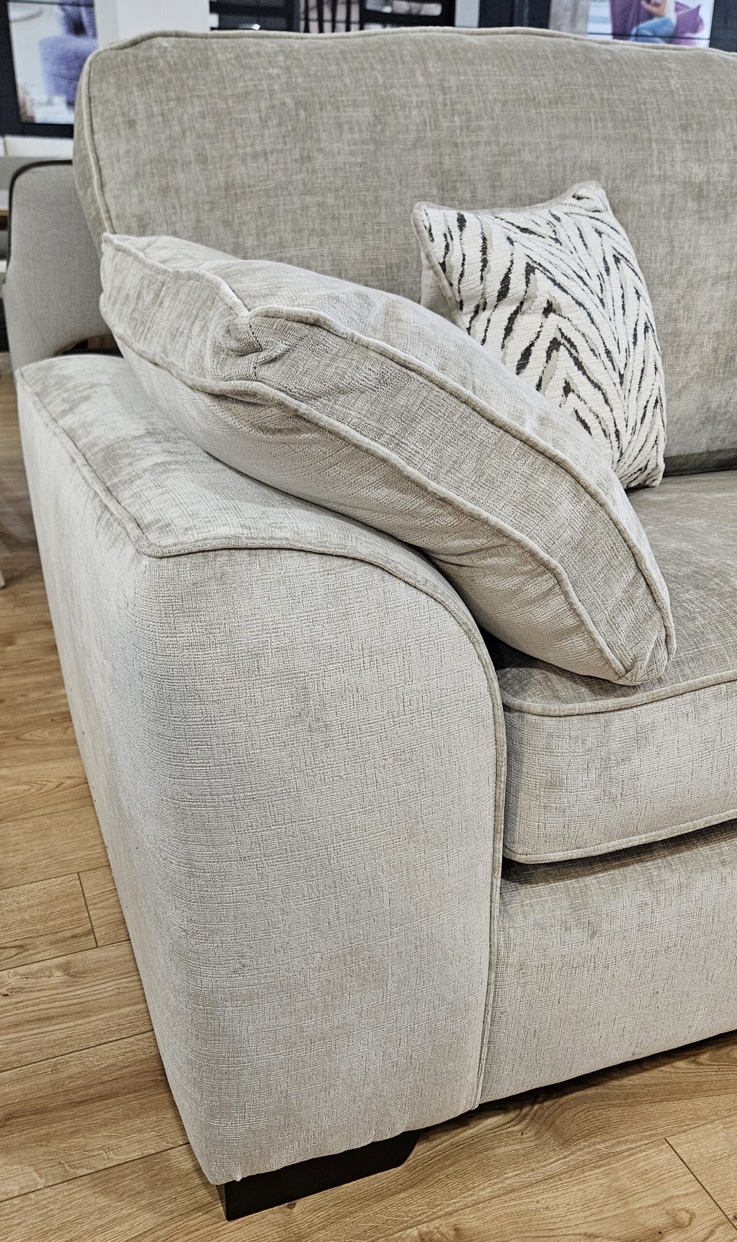 Flynn Sofa - Image 3